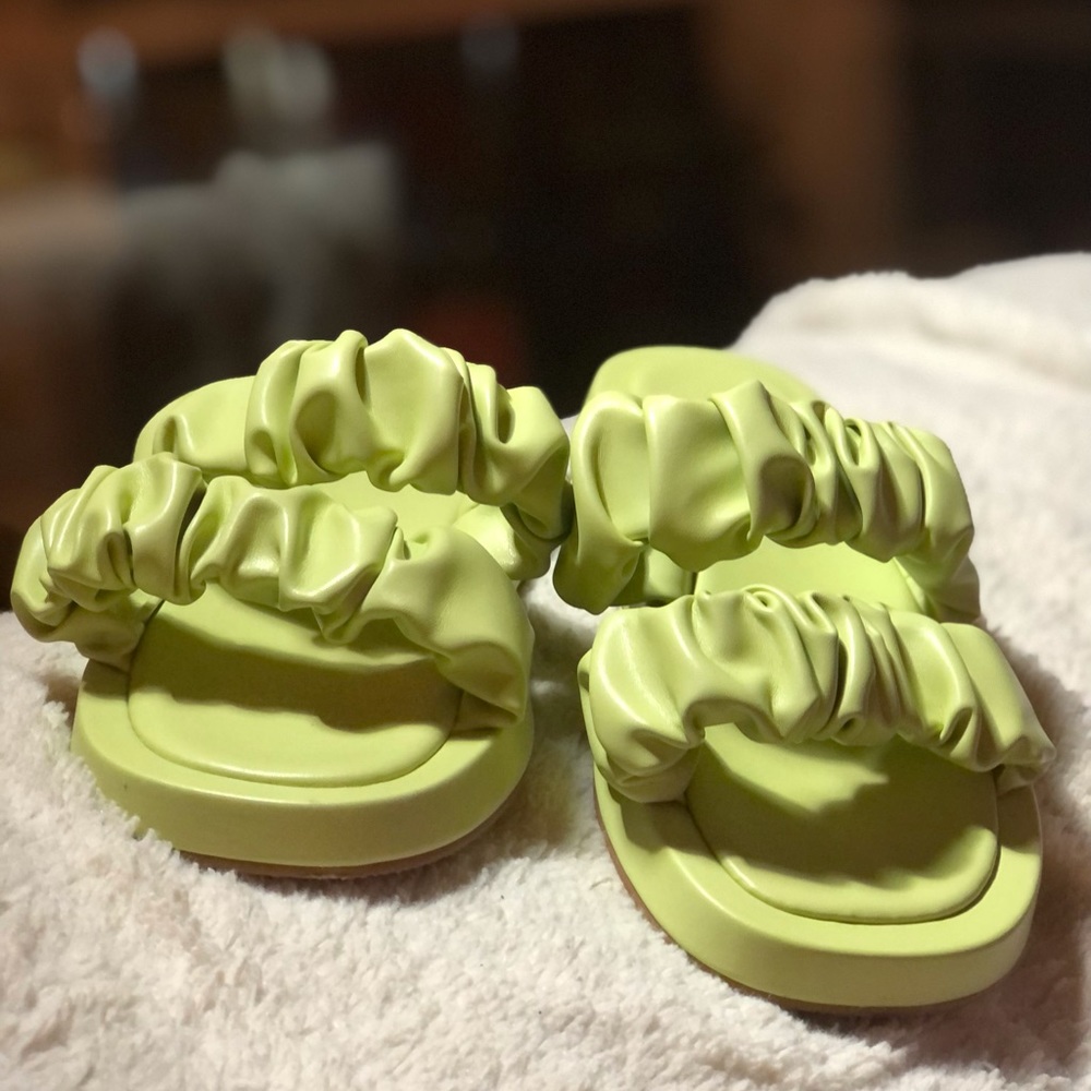 SALE: CUPSHE Slides